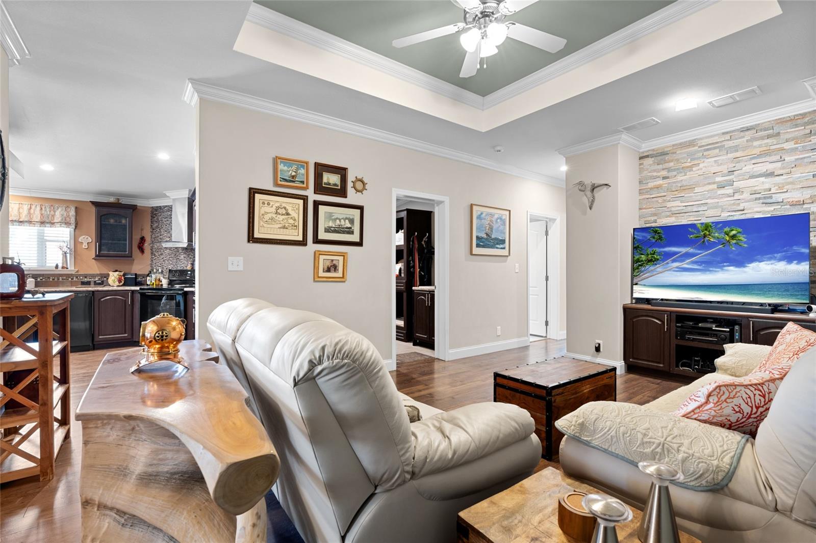 2715 9th, St Petersburg, FL 33713