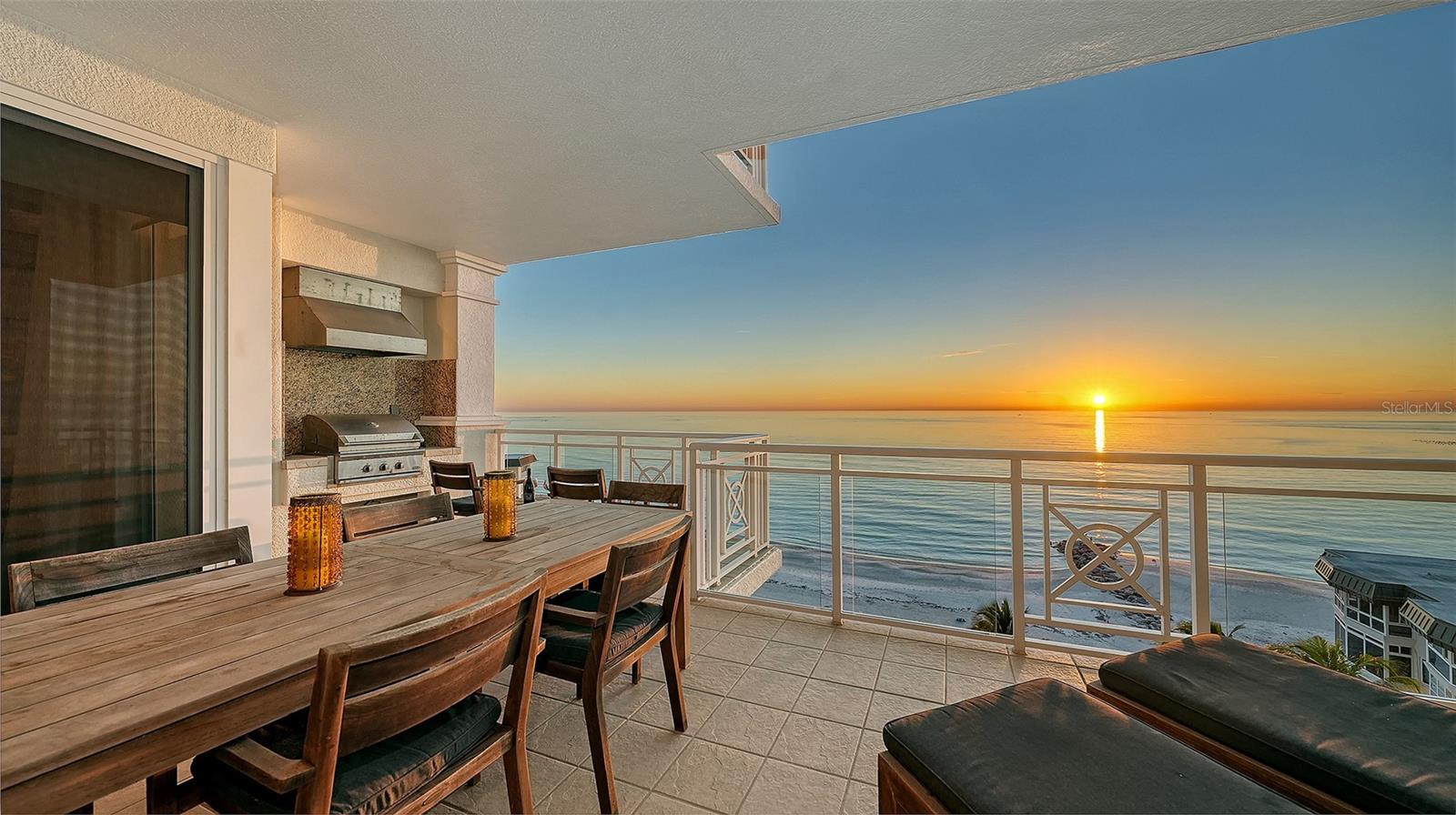 2052 Benjamin Franklin Unit D702, Sarasota, FL 34236