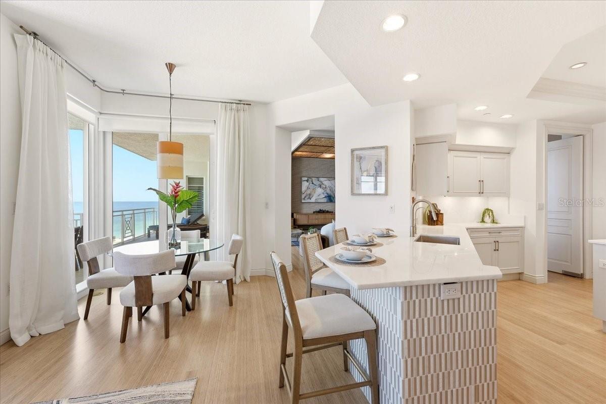 2052 Benjamin Franklin Unit D702, Sarasota, FL 34236