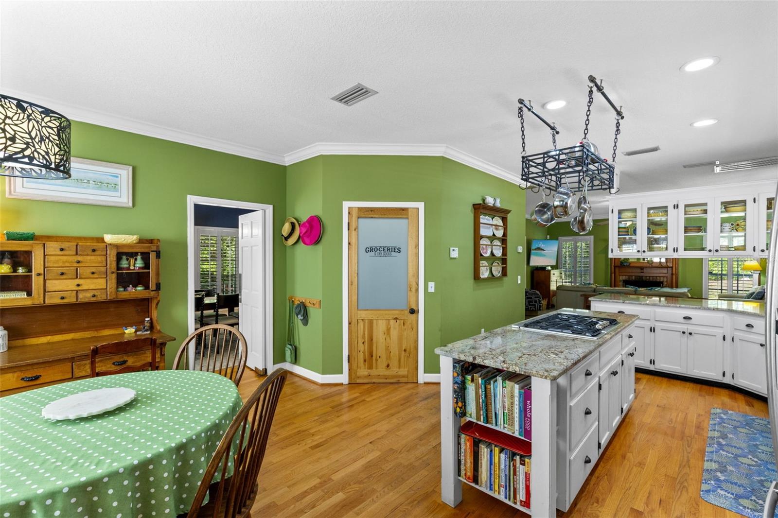 5787 Apopka Vineland, Orlando, FL 32818