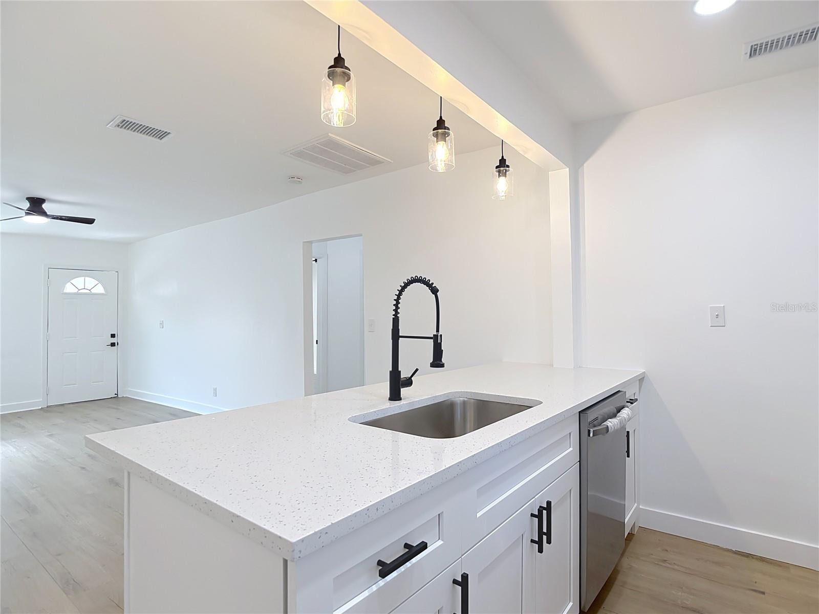 402 Virginia, Tampa, FL 33603