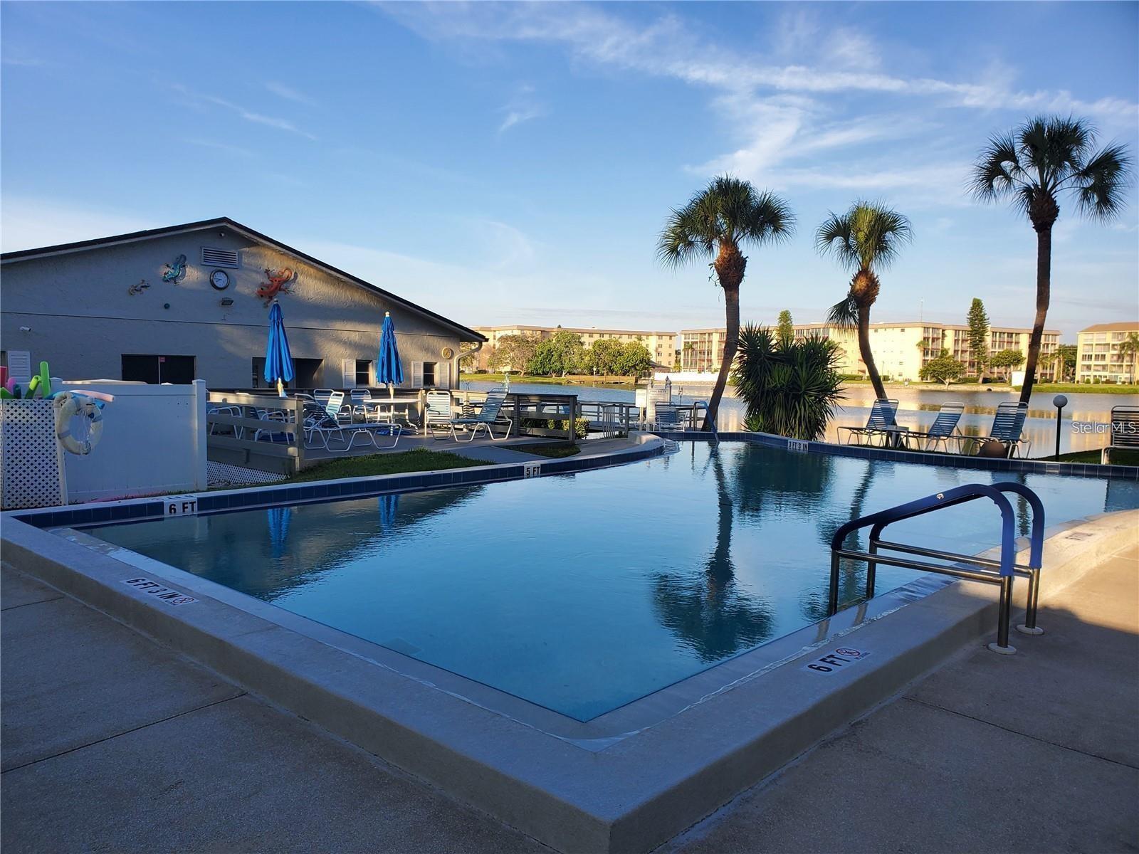 3288 Lake Bayshore Unit 523, Bradenton, FL 34205