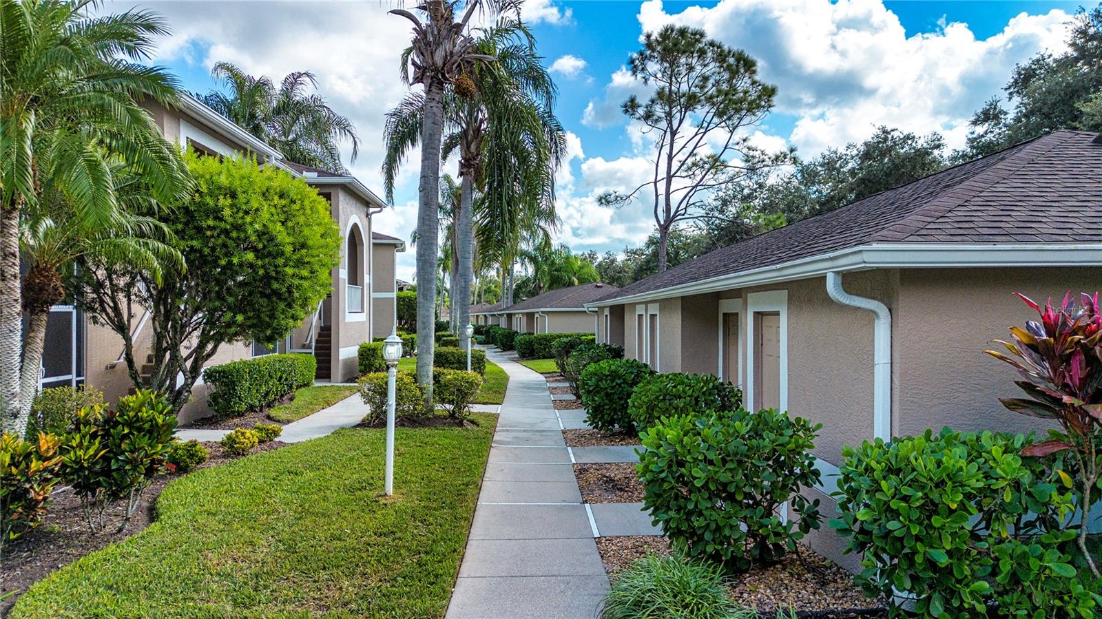 5300 Hyland Hills Unit U2016, Sarasota, FL 34241