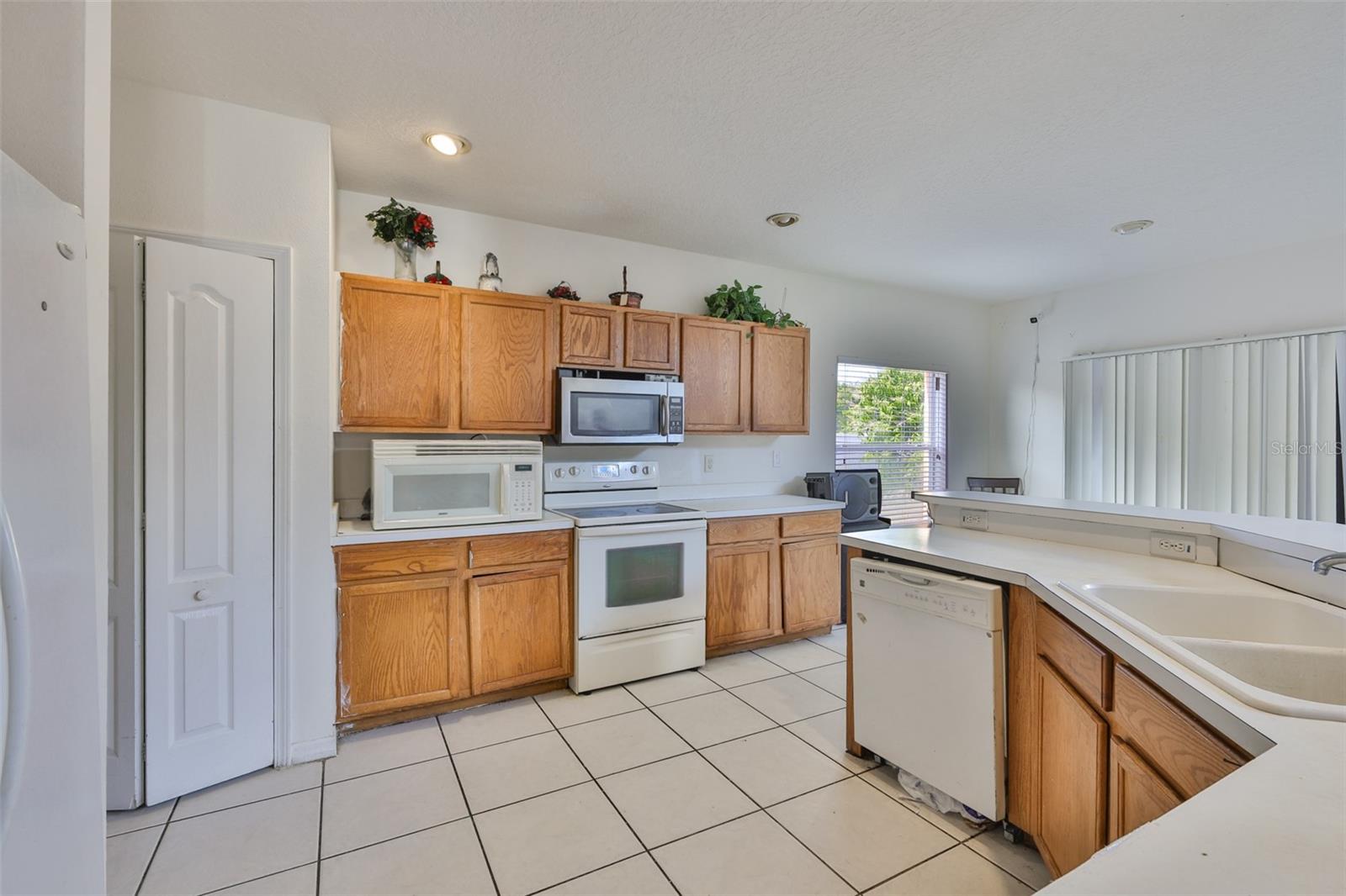 702 Cristelle Jean, Ruskin, FL 33570