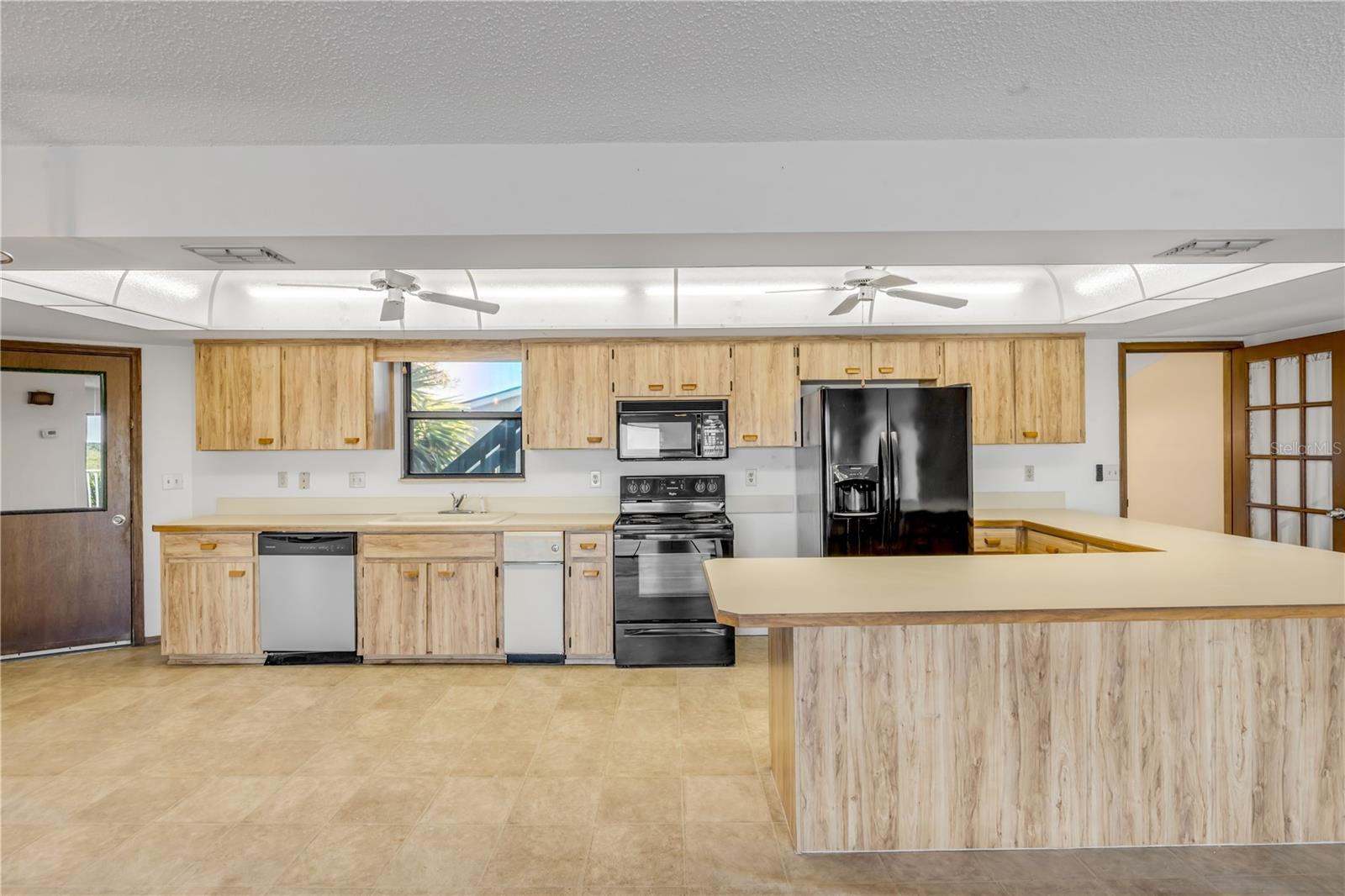 824 Eel, New Smyrna Beach, FL 32169