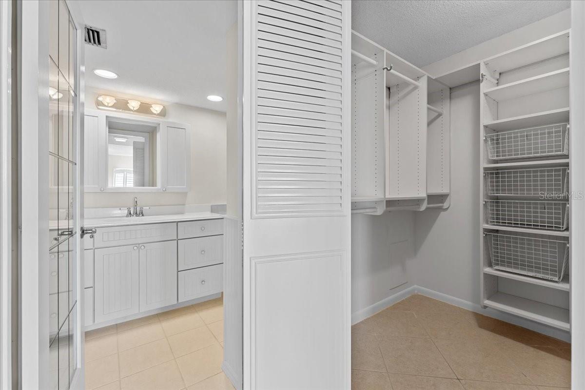 4900 Brittany Unit 812, St Petersburg, FL 33715