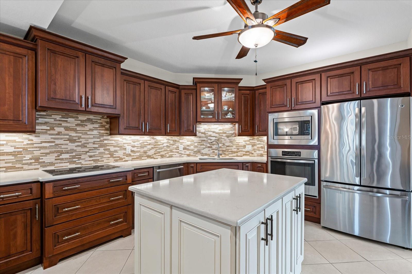 1260 Dolphin Bay Unit 404, Sarasota, FL 34242
