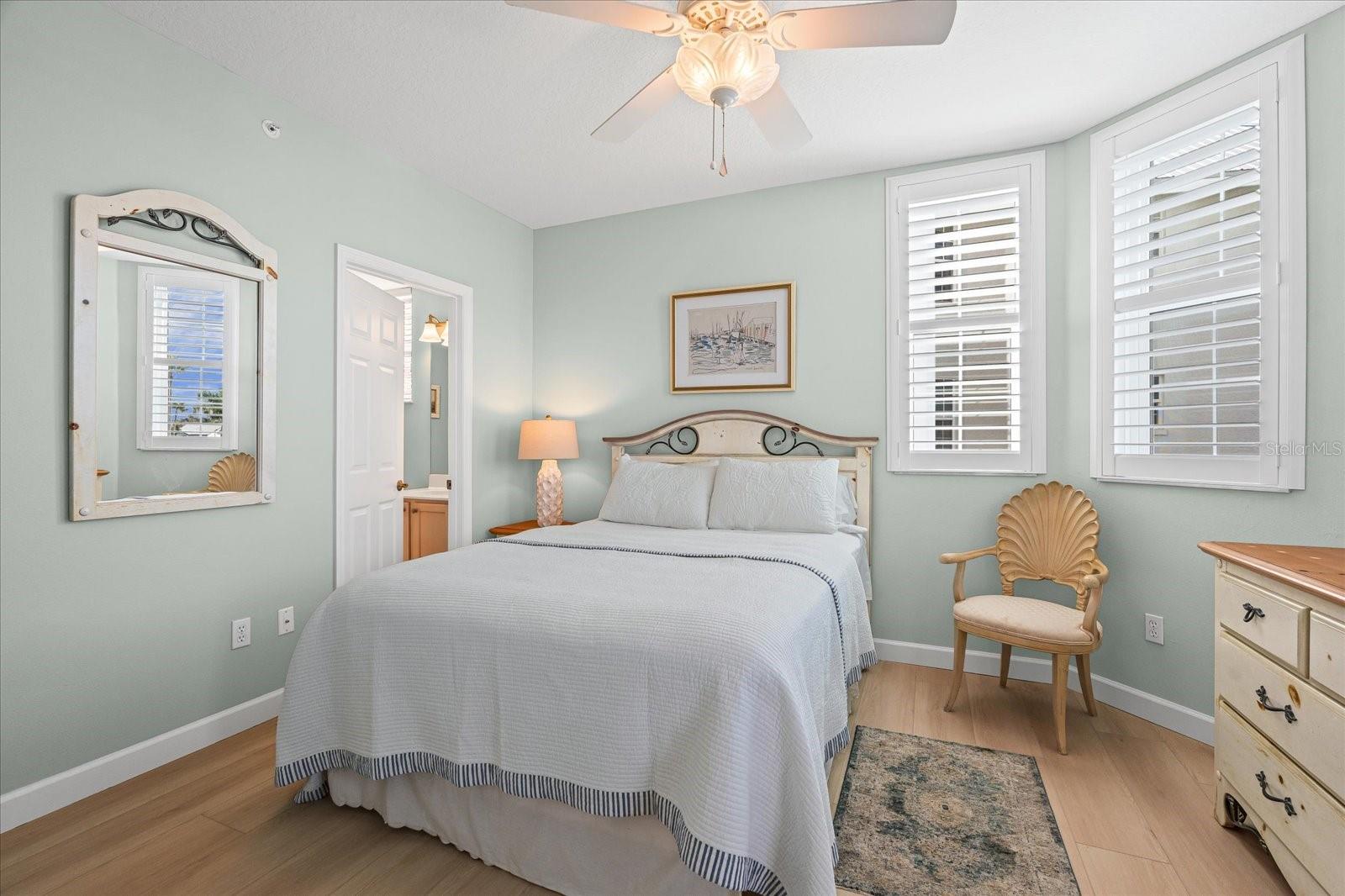 1260 Dolphin Bay Unit 404, Sarasota, FL 34242