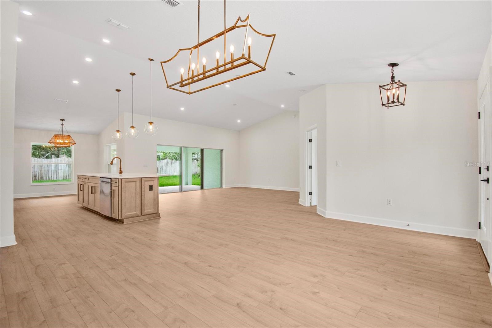 18 Central, Palm Coast, FL 32137