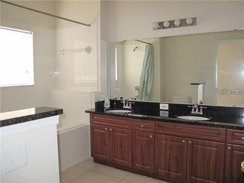 3593 Conroy Unit 421, Orlando, FL 32839