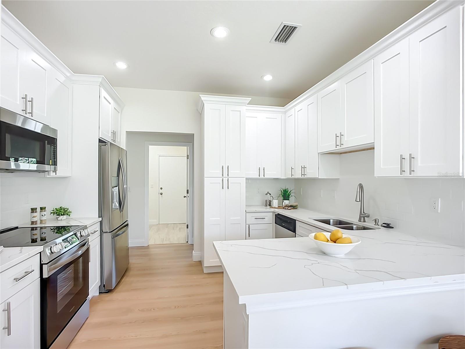 2960 Sandringham, Sarasota, FL 34235