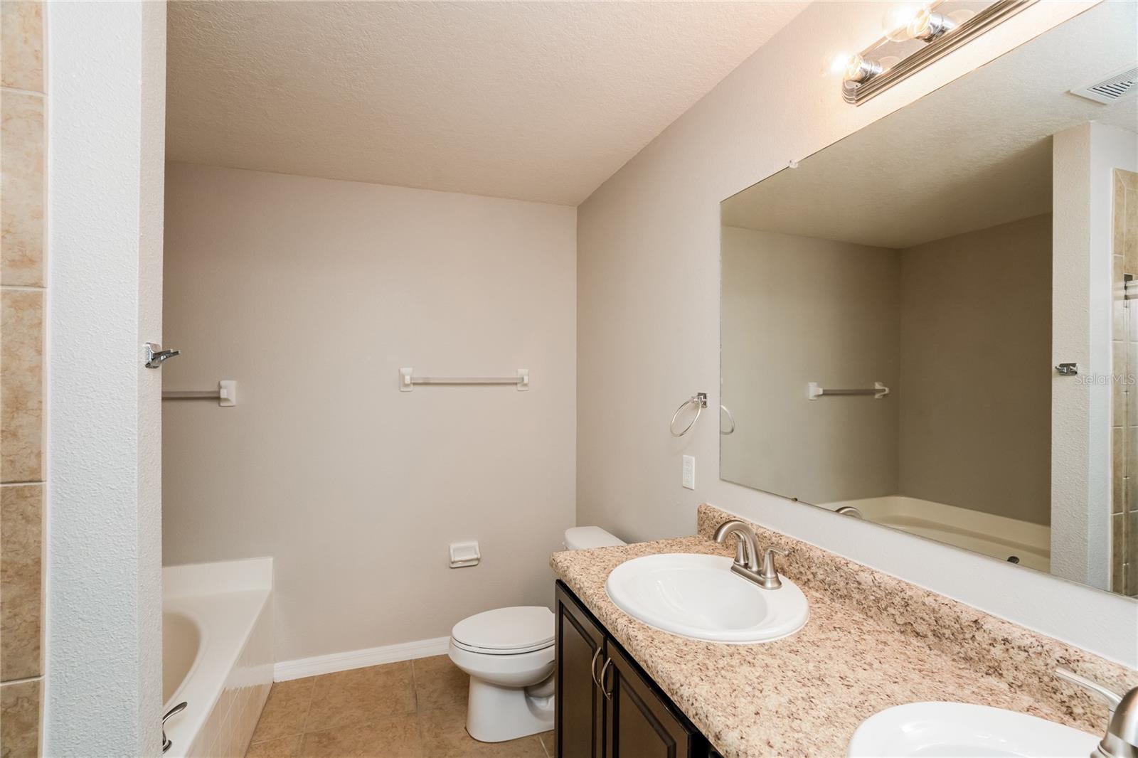 13307 Waterford Castle, Dade City, FL 33525