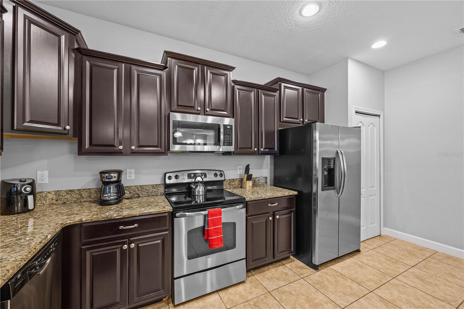9117 El Caro, Davenport, FL 33896