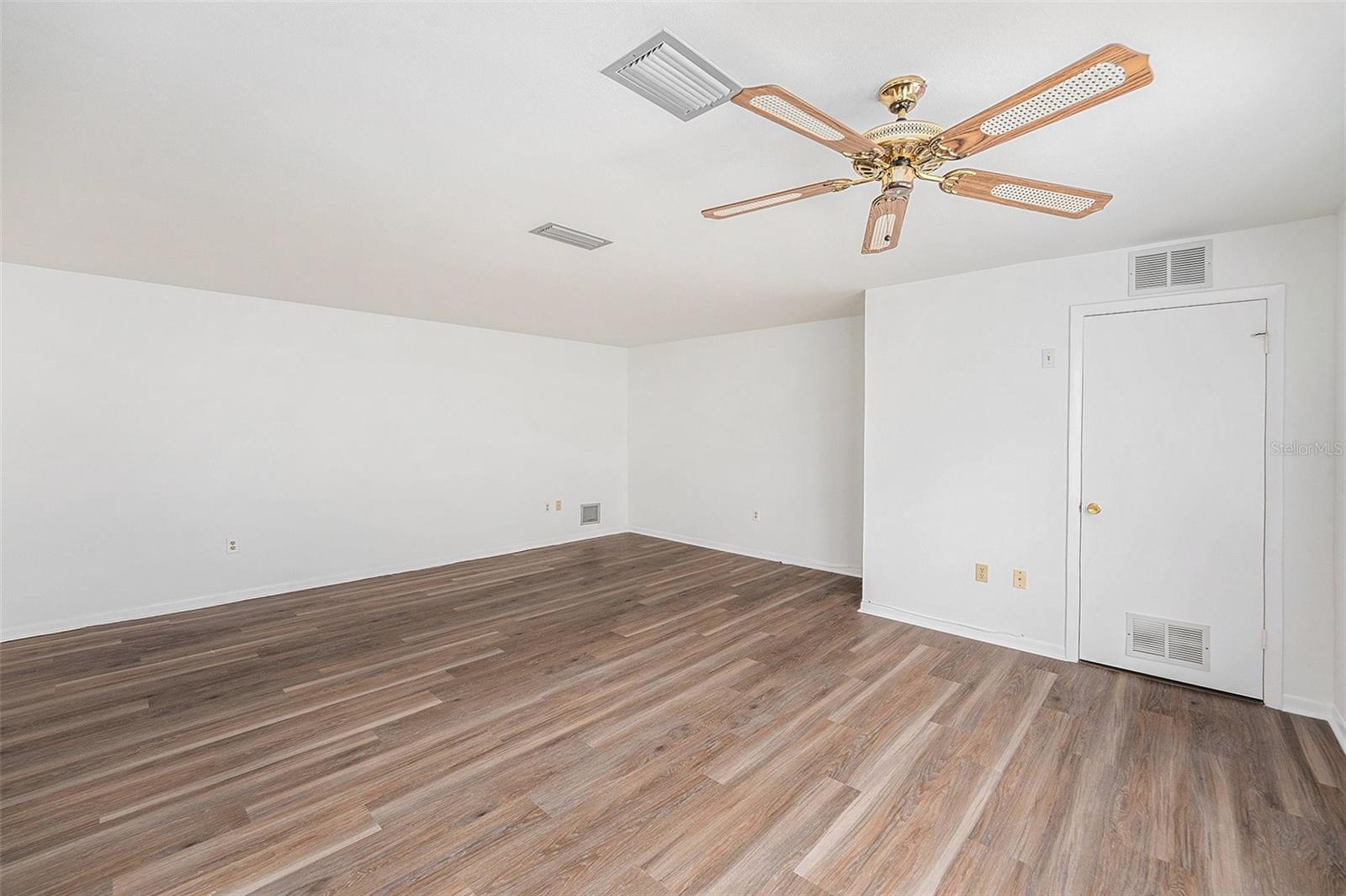 5623 80th Unit 211, St Petersburg, FL 33709