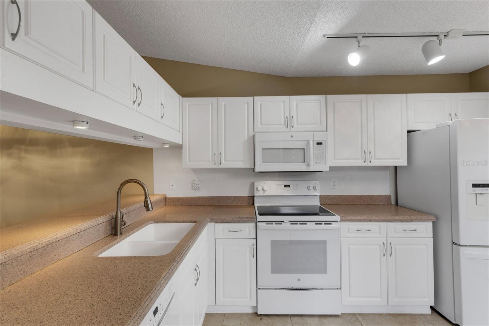 3441 Beekman Unit 40, Sarasota, FL 34235