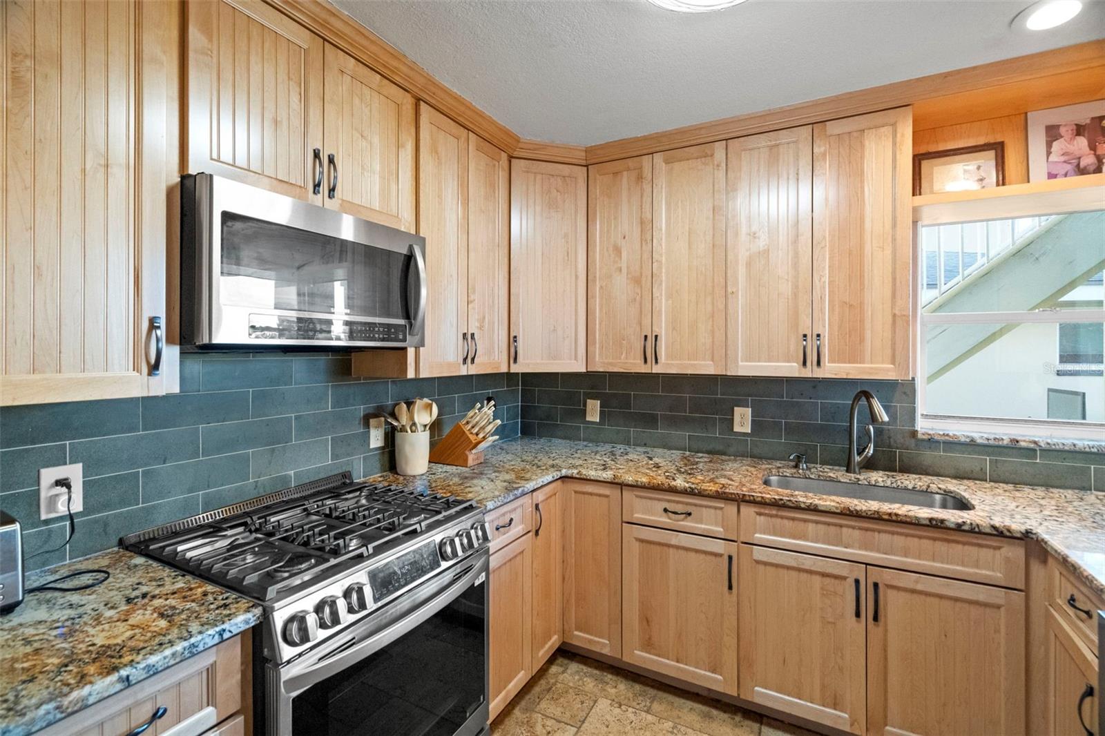 2288 Edythe, Dunedin, FL 34698