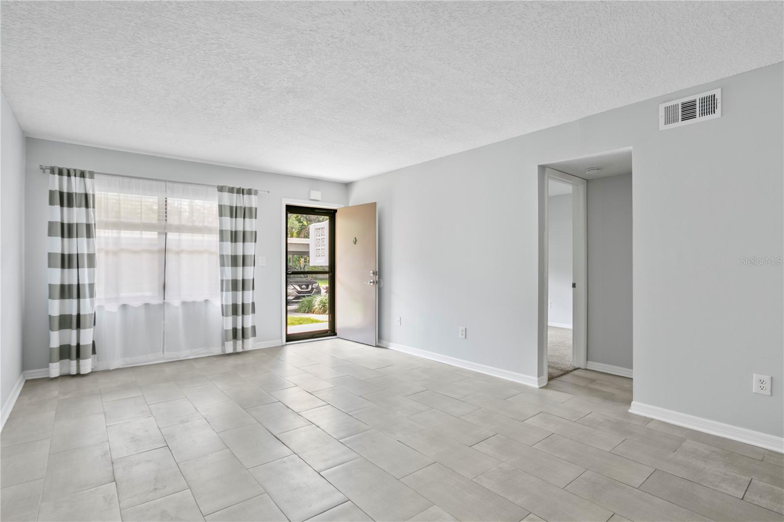 4920 Locust Unit 115, St Petersburg, FL 33703
