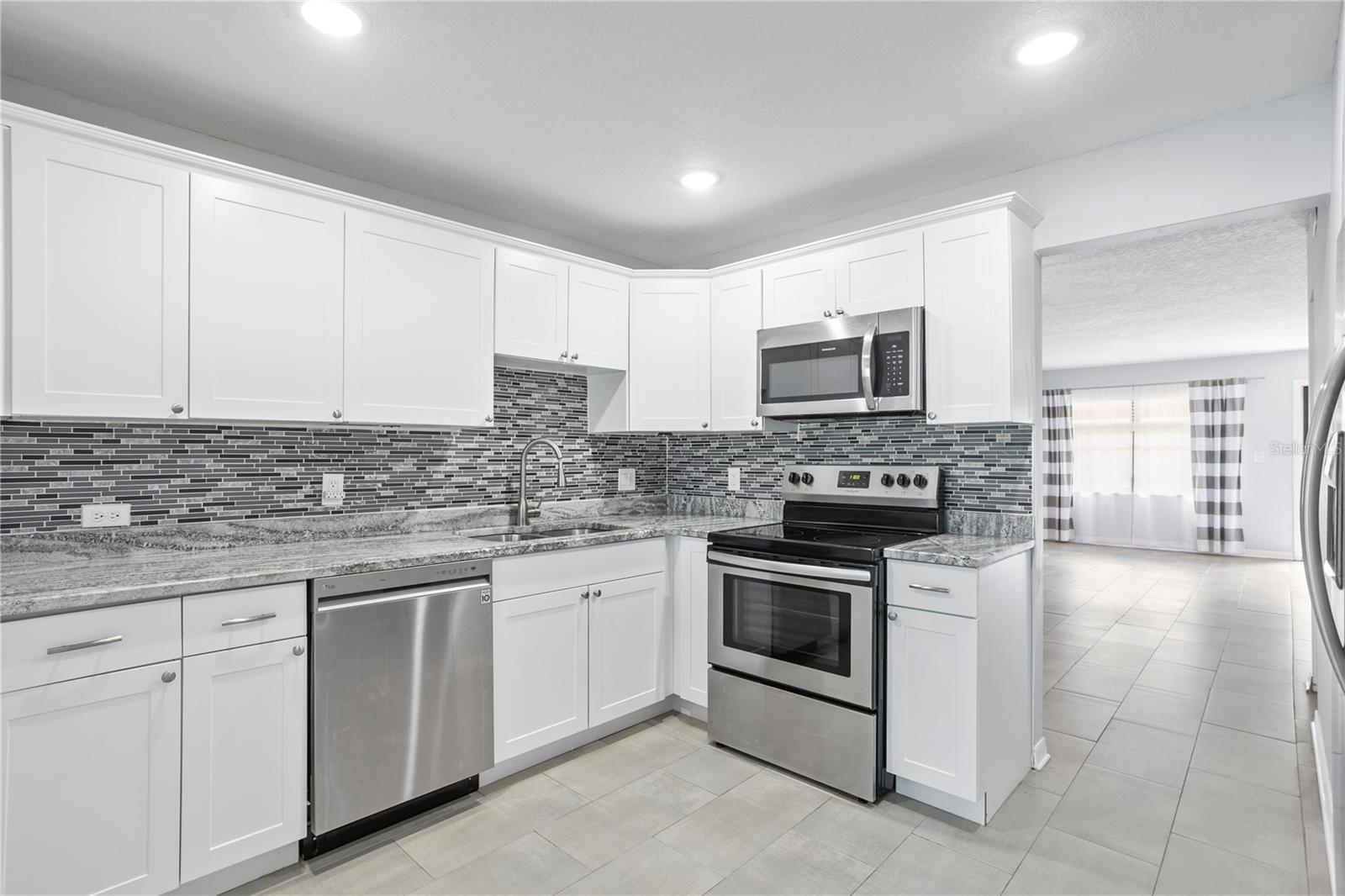 4920 Locust Unit 115, St Petersburg, FL 33703