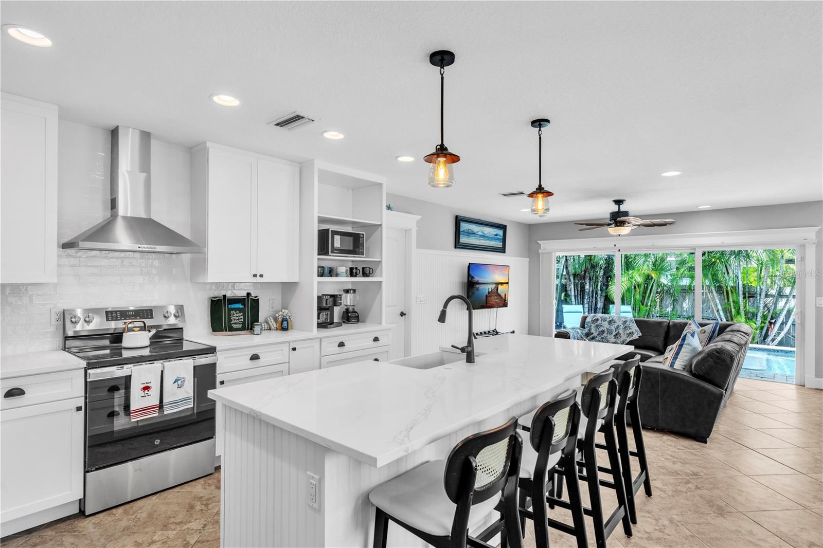 302 67th, Holmes Beach, FL 34217