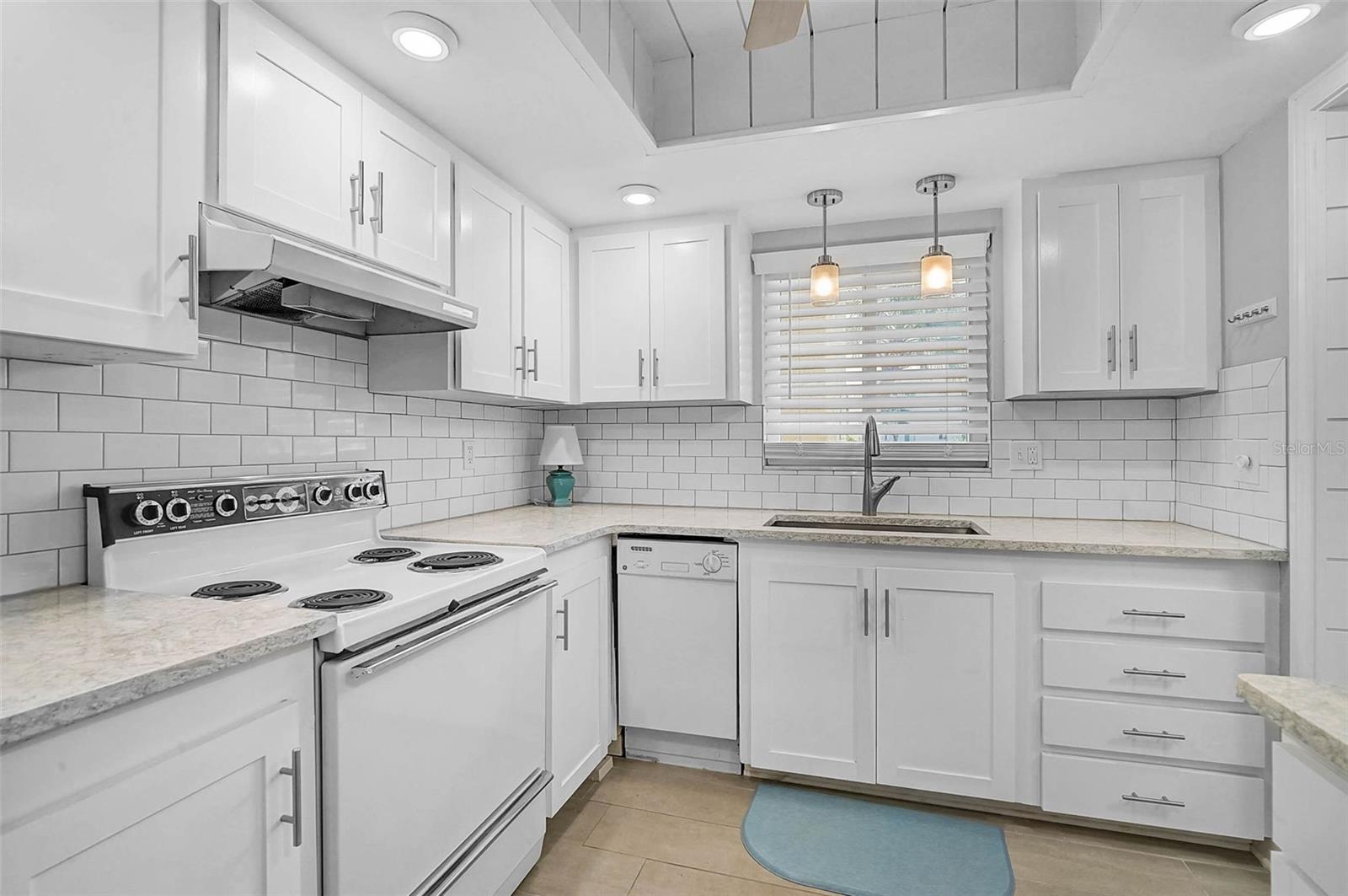 3585 Lake Bayshore Unit J-301, Bradenton, FL 34205