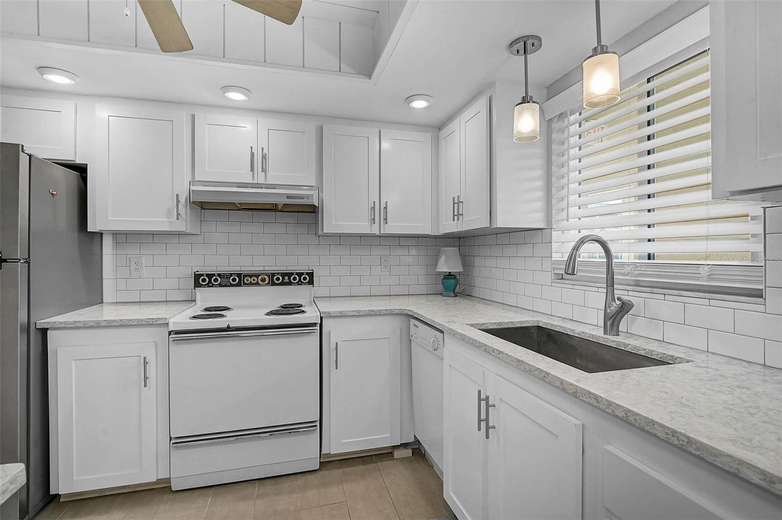3585 Lake Bayshore Unit J-301, Bradenton, FL 34205