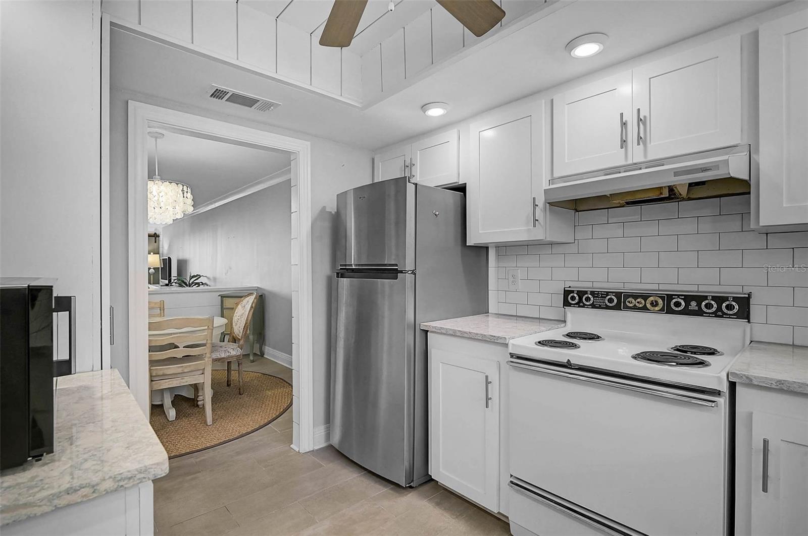 3585 Lake Bayshore Unit J-301, Bradenton, FL 34205