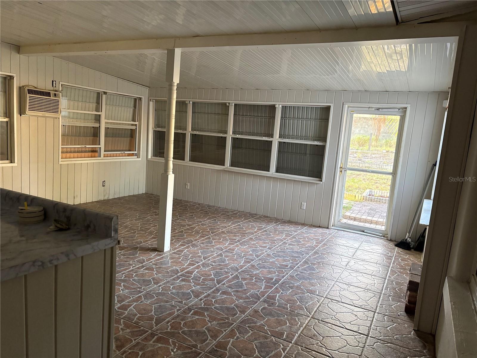 719 Hillside, Lake Wales, FL 33853