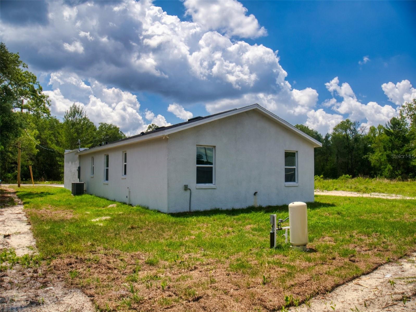 2 Guava, Ocklawaha, FL 32179