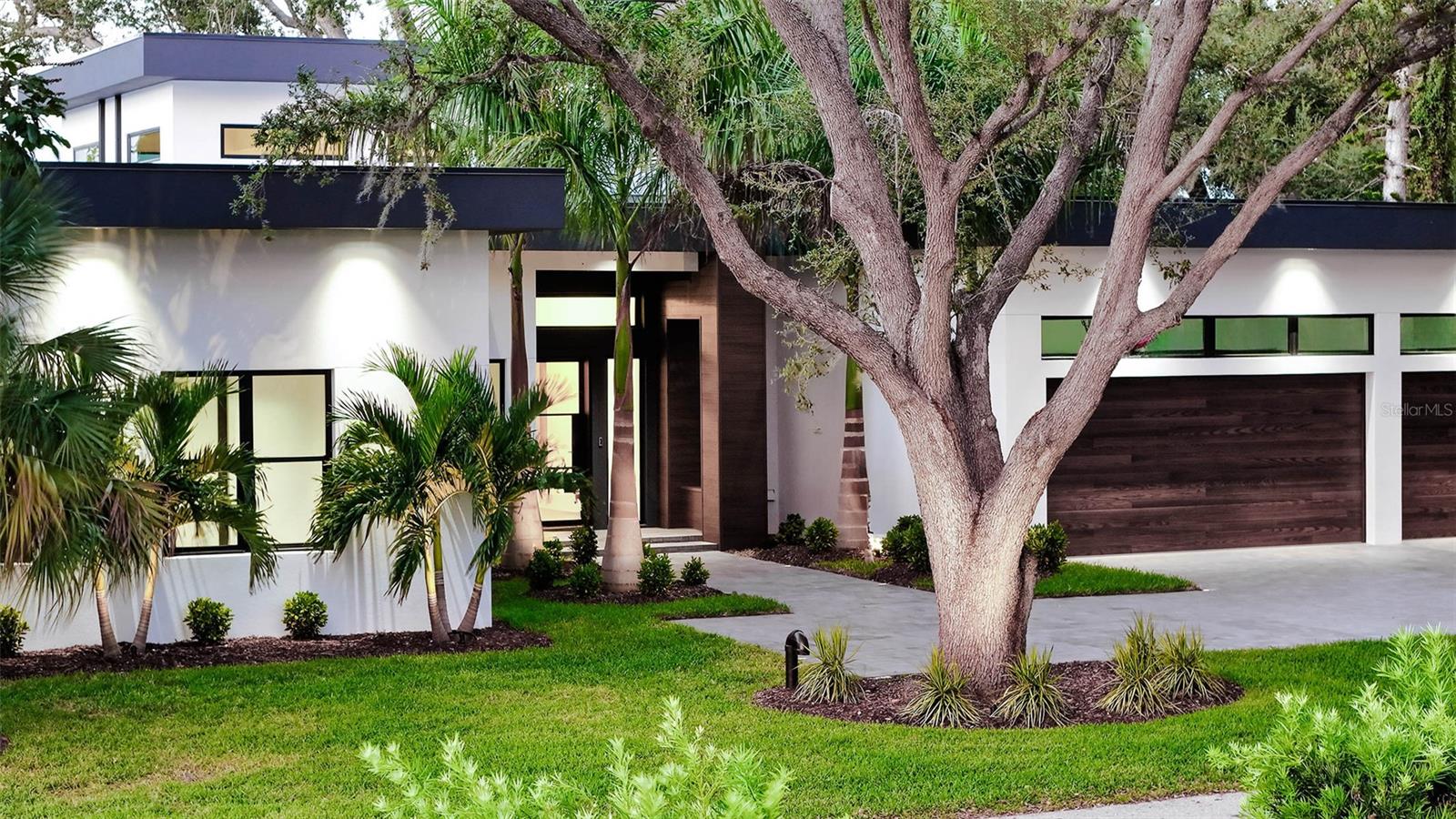 1429 Lake Shore, Sarasota, FL 34231