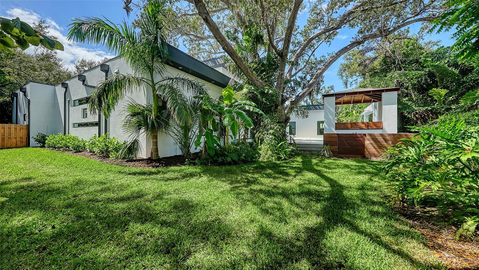 1429 Lake Shore, Sarasota, FL 34231