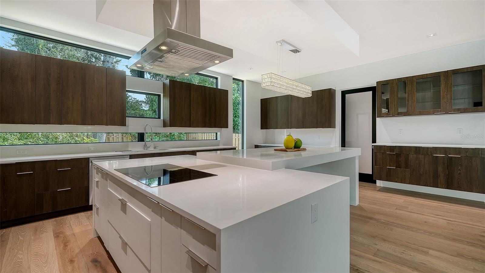 1429 Lake Shore, Sarasota, FL 34231