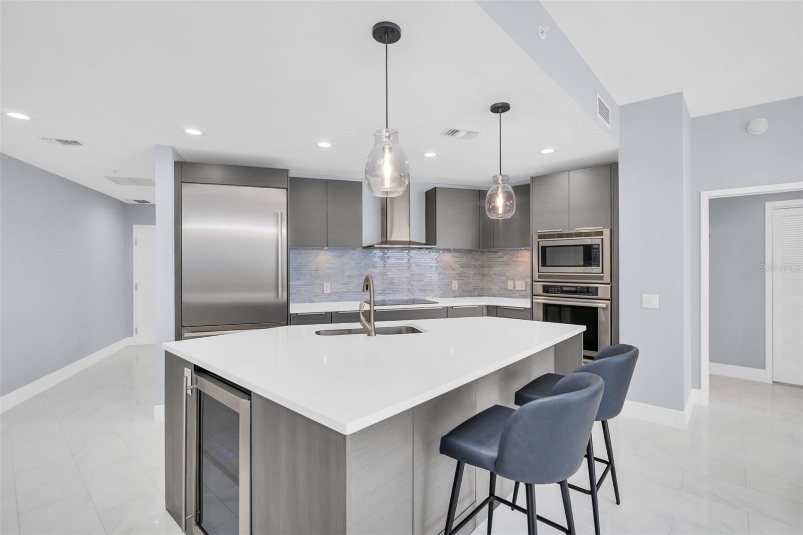 175 1st Unit 905, St Petersburg, FL 33701