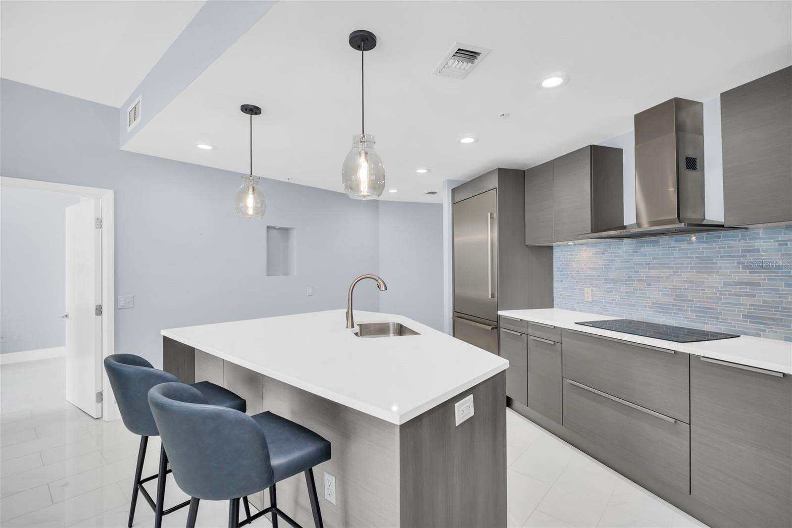 175 1st Unit 905, St Petersburg, FL 33701
