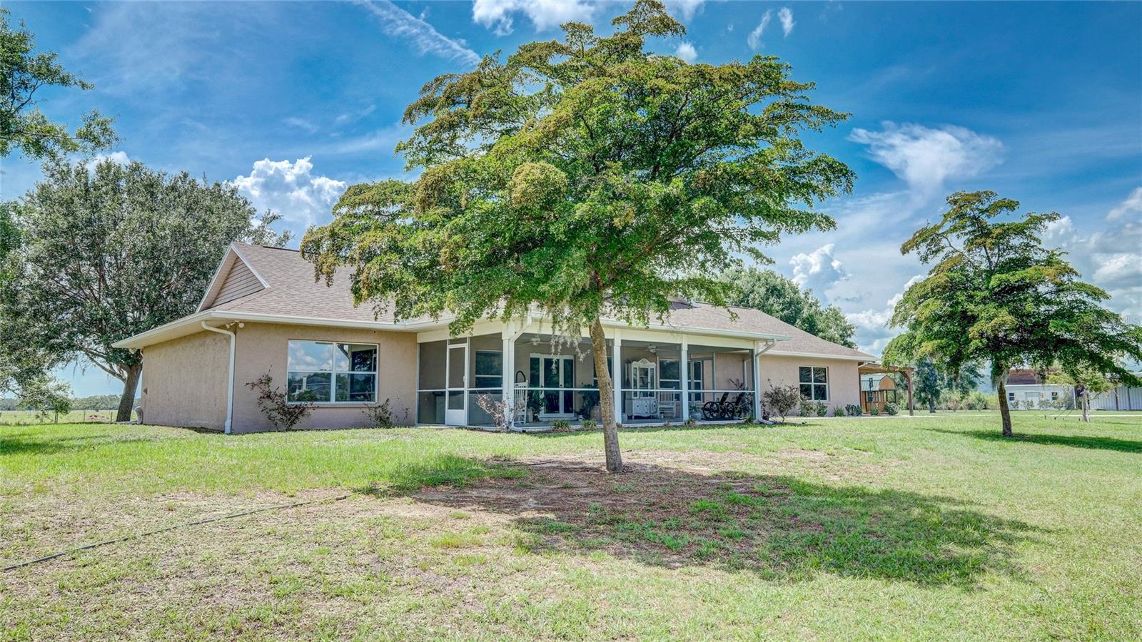 560 Oakford, Sarasota, FL 34240