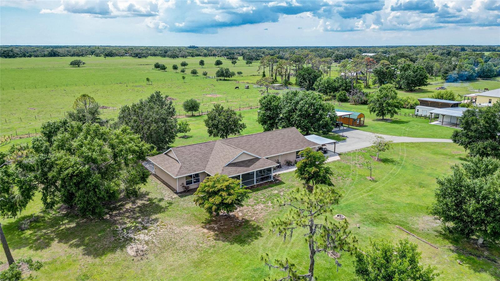 560 Oakford, Sarasota, FL 34240