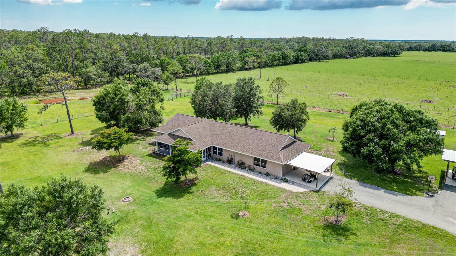 560 Oakford, Sarasota, FL 34240