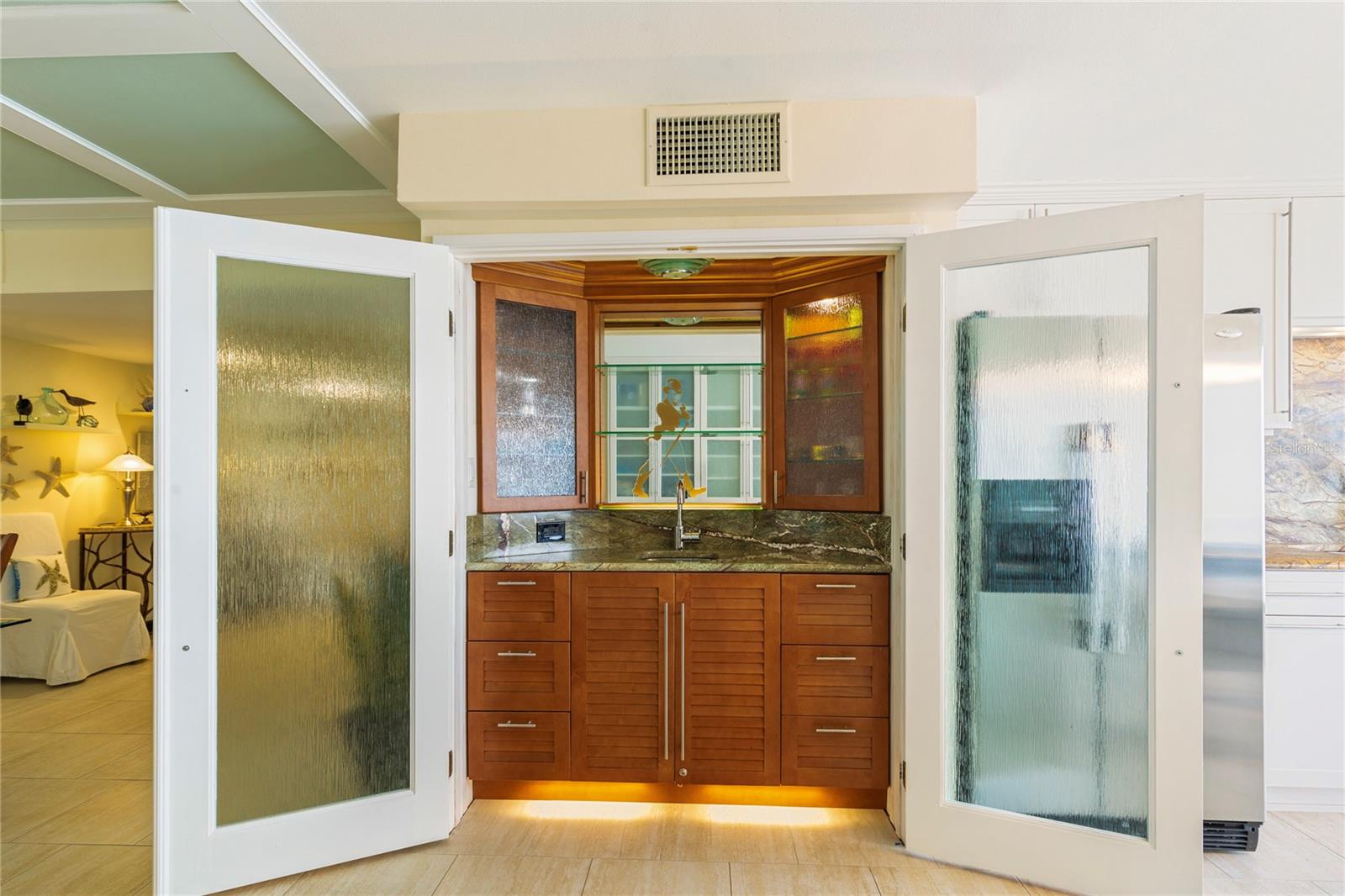 440 Gulfview Unit 1705, Clearwater Beach, FL 33767