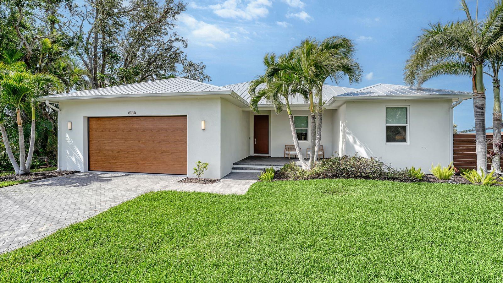 6136 Hollywood, Sarasota, FL 34231