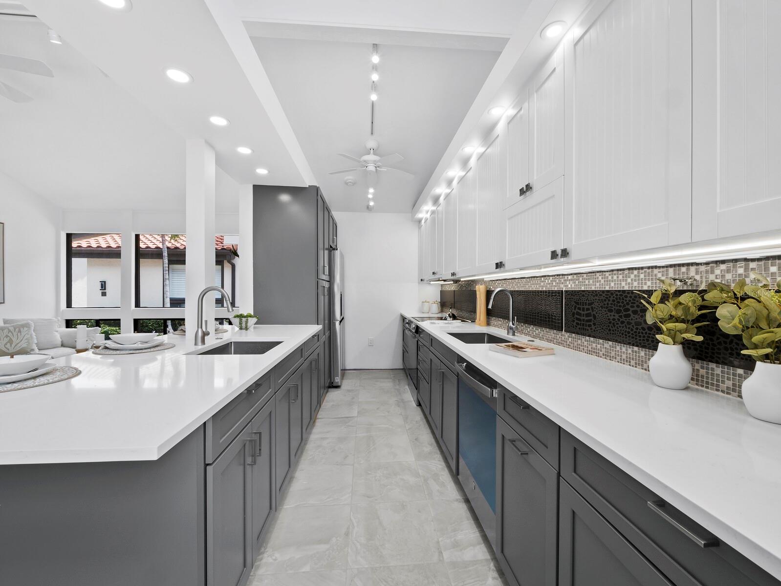 800 Blvd of the Presidents Unit 19, Sarasota, FL 34236