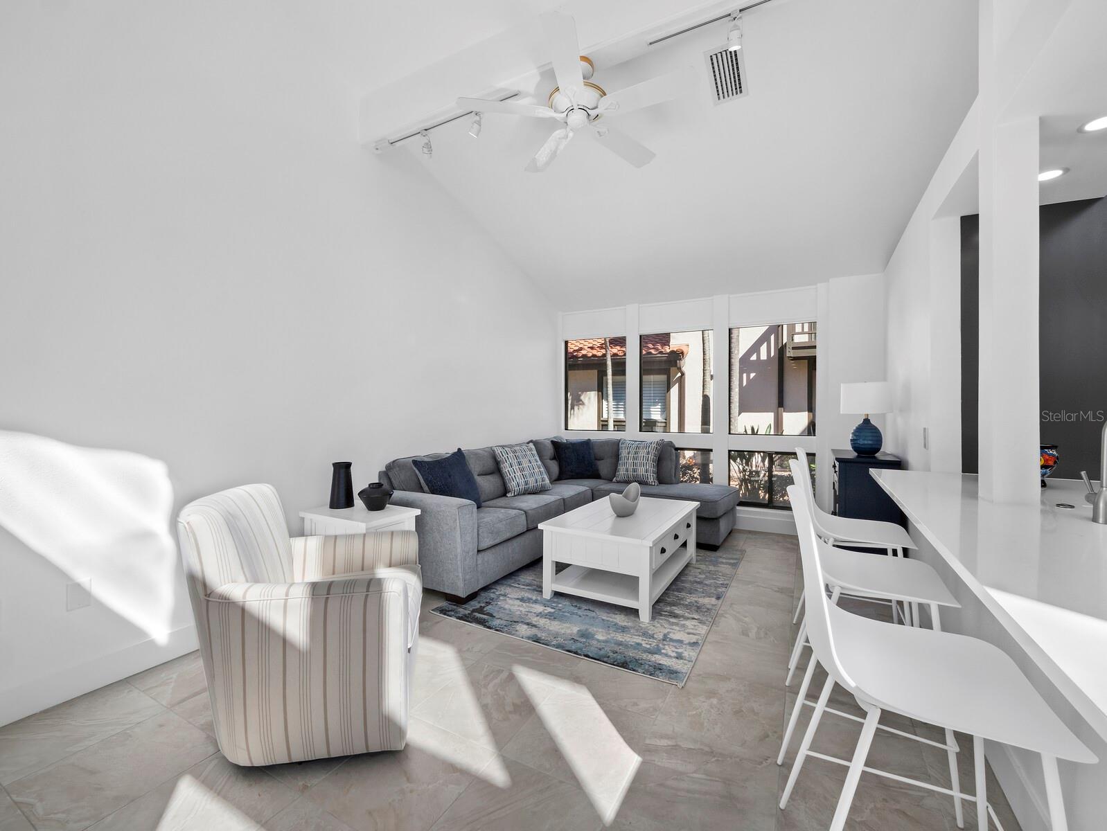 800 Blvd of the Presidents Unit 19, Sarasota, FL 34236