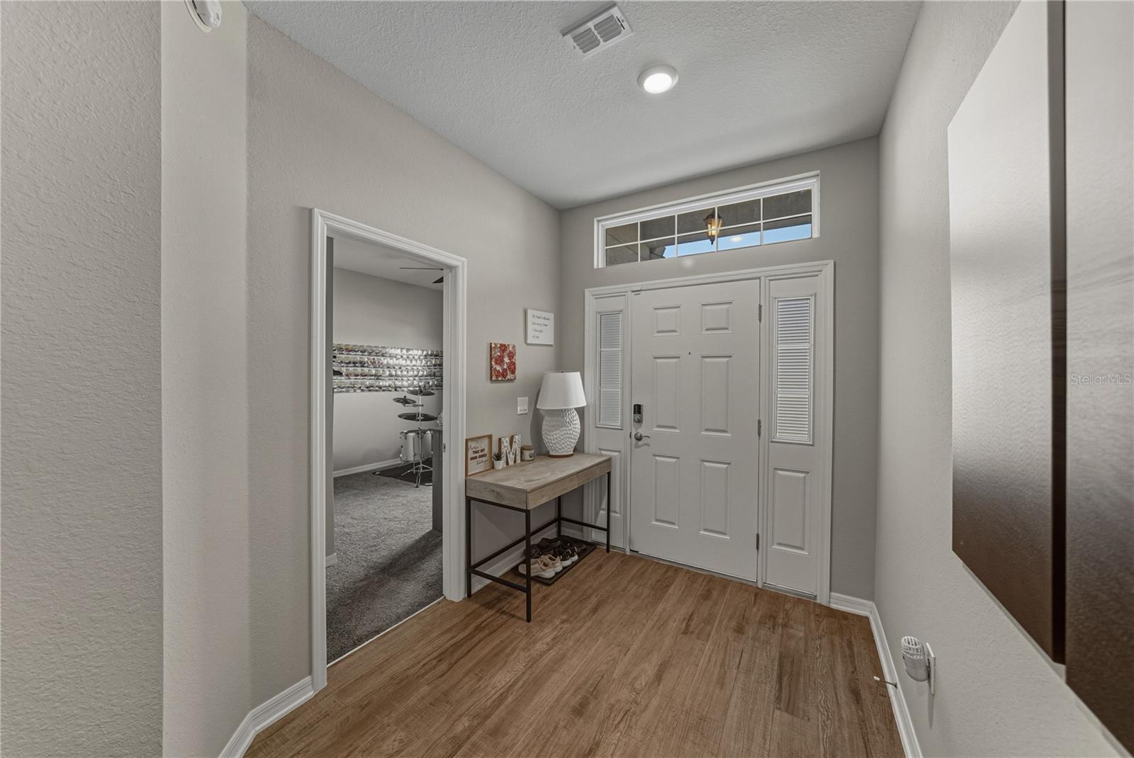 929 Montgomery, Polk City, FL 33868