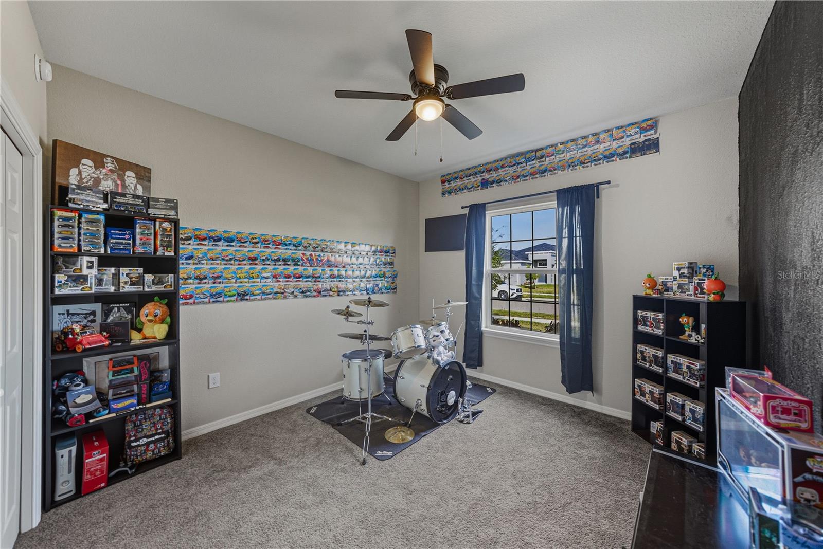 929 Montgomery, Polk City, FL 33868