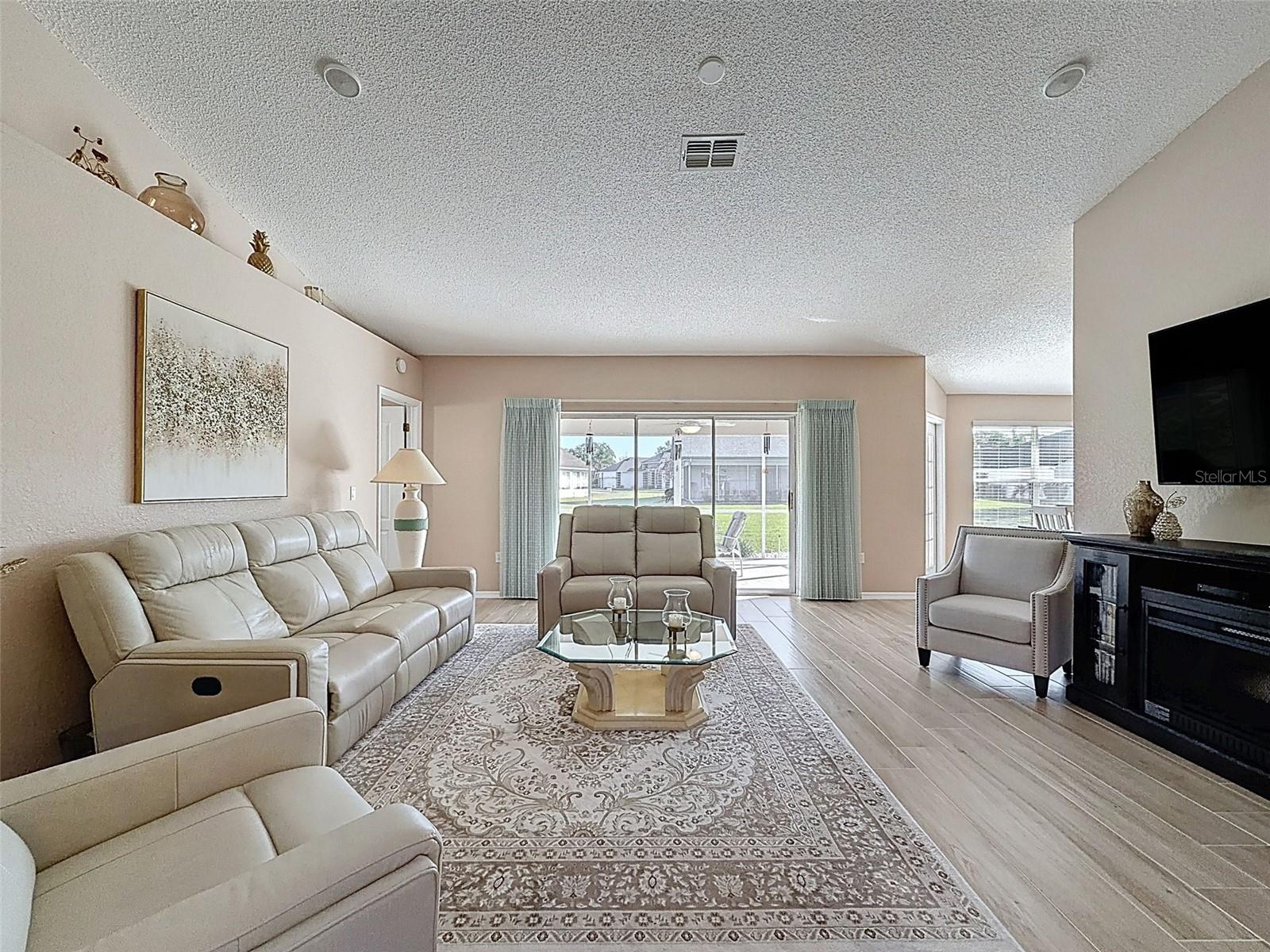 9428 Apple Dumpling, Weeki Wachee, FL 34613