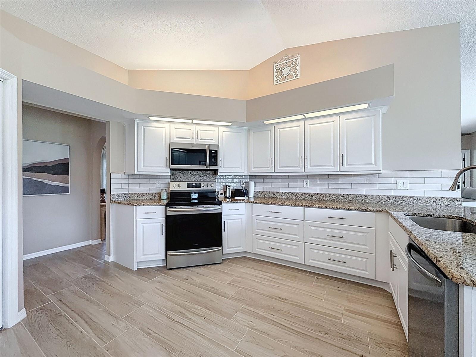 9428 Apple Dumpling, Weeki Wachee, FL 34613