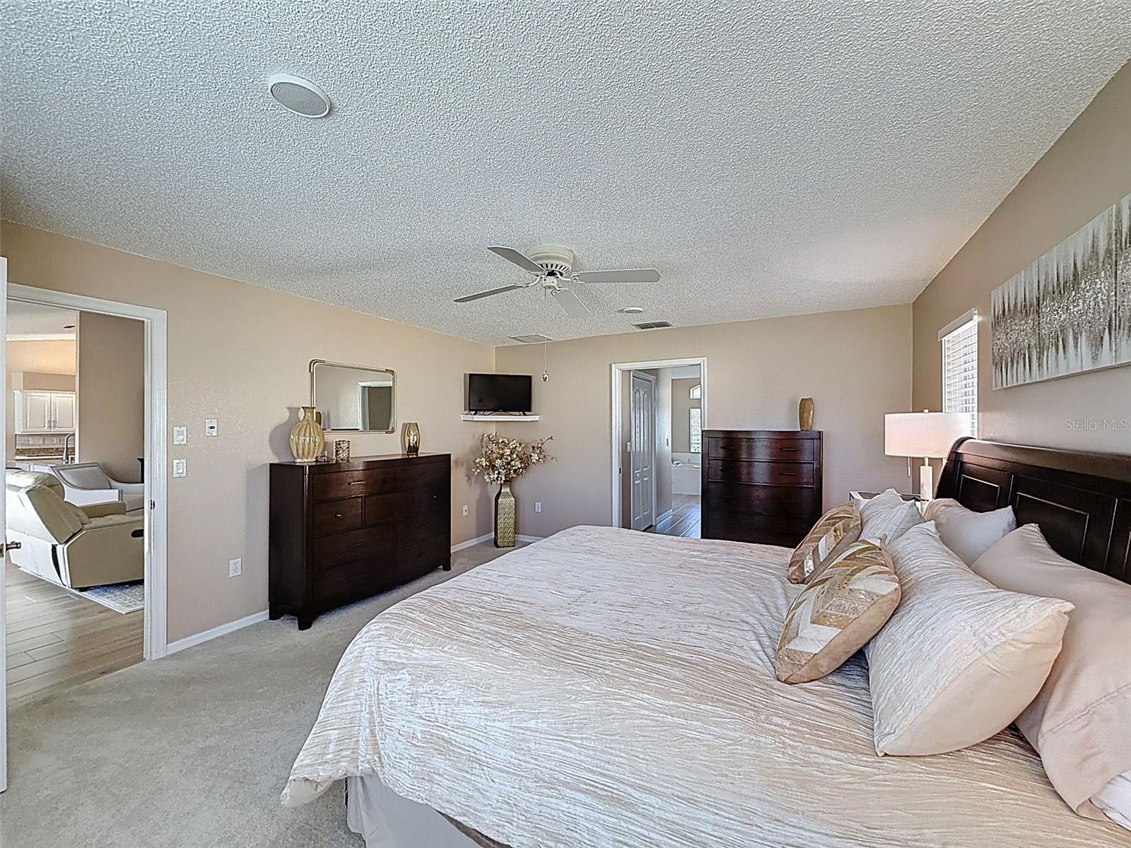 9428 Apple Dumpling, Weeki Wachee, FL 34613