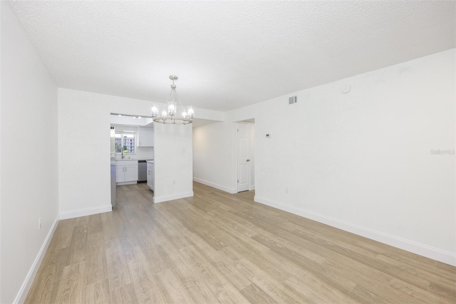 3656 Lake Bayshore Dr, Bldg K Unit 319, Bradenton, FL 34205