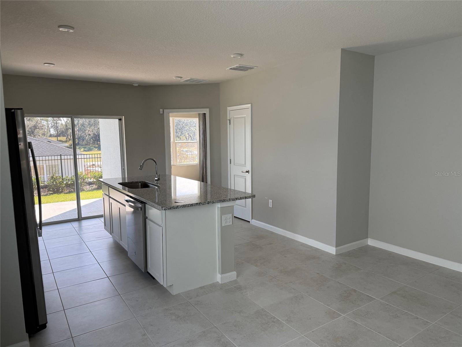 1200 Port Blue, Lady Lake, FL 32159