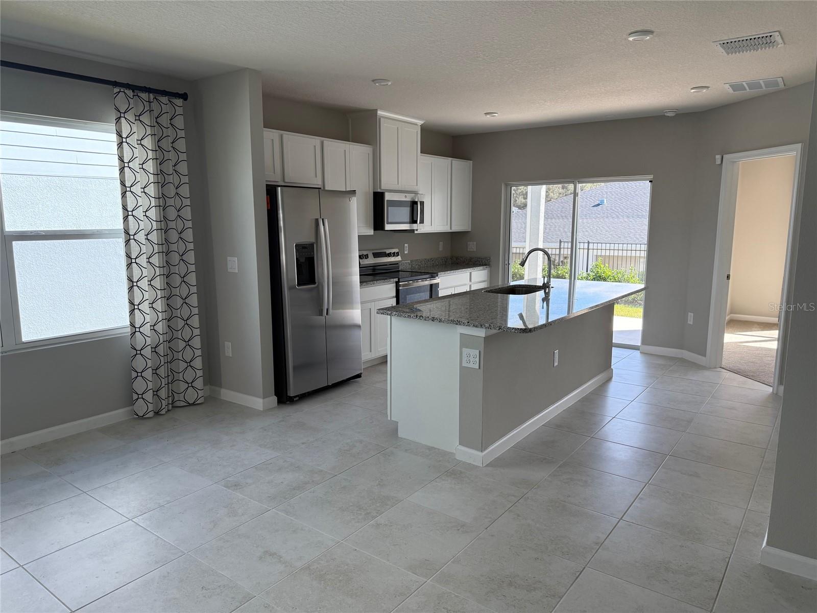 1200 Port Blue, Lady Lake, FL 32159