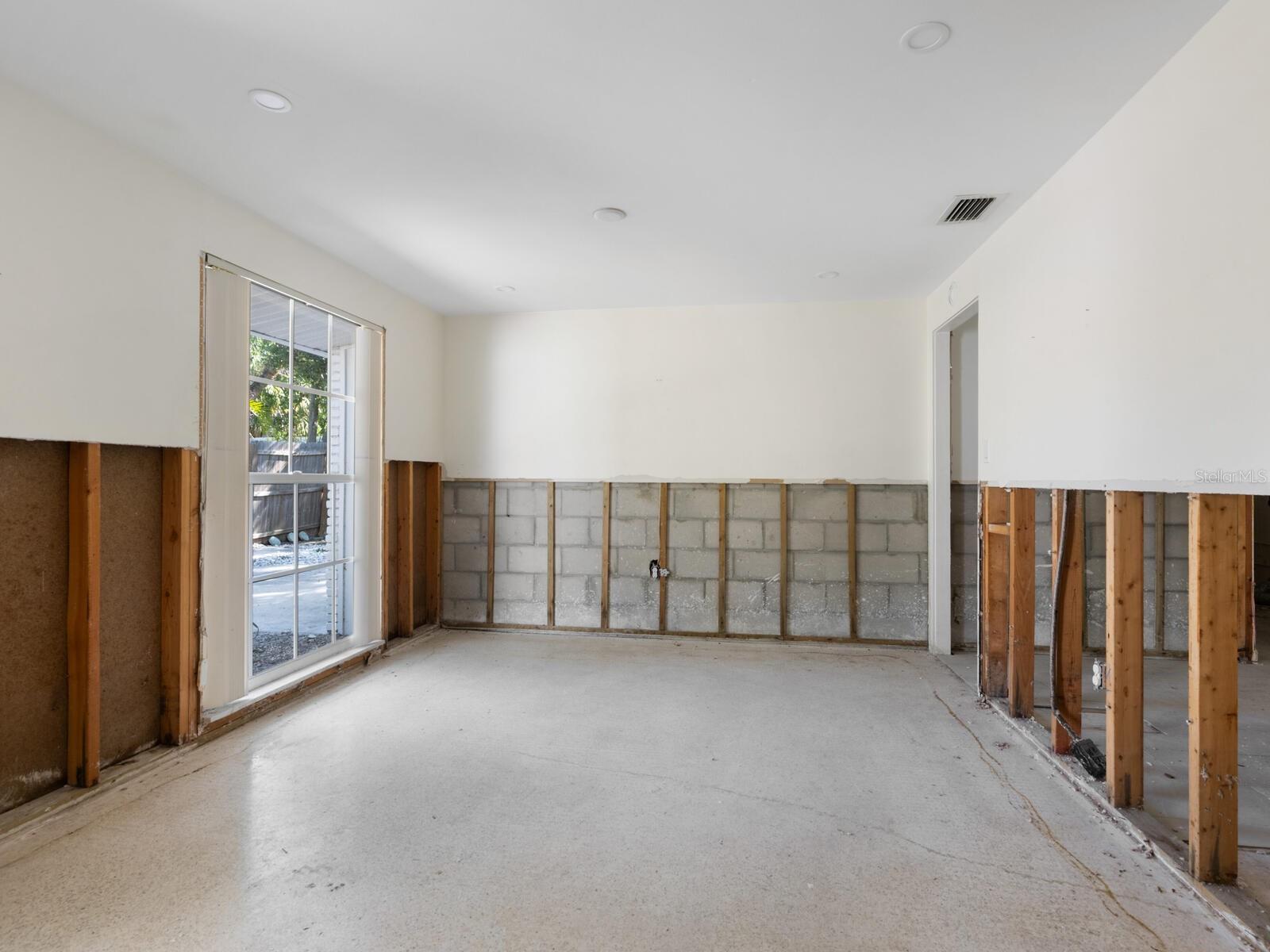 734 Canal, Sarasota, FL 34242
