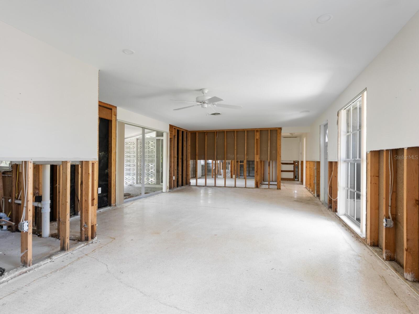 734 Canal, Sarasota, FL 34242